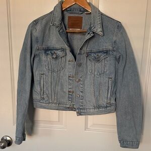 Levi’s Cropped Denim Jacket